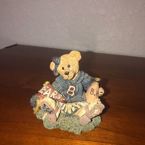 Boyd’s bear figurine